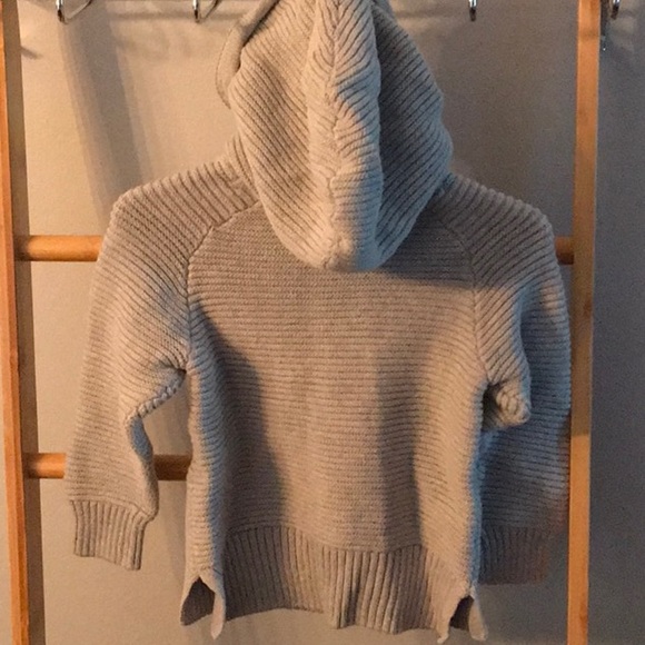 H&M knit sweater hoodie size 2T full front zipper the hoodie has zipper trim - Picture 5 of 7